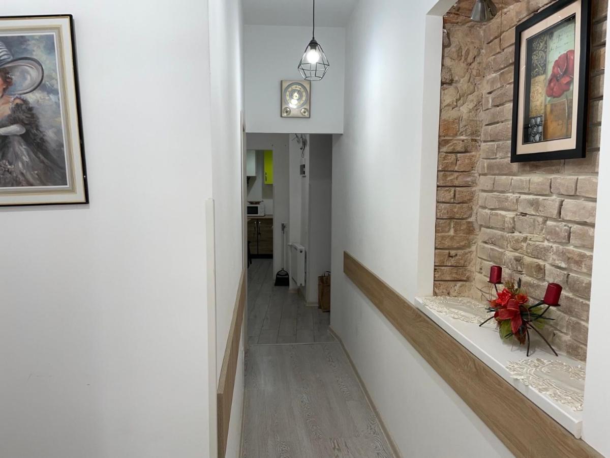 Вірменська 8 Lviv Bagian luar foto